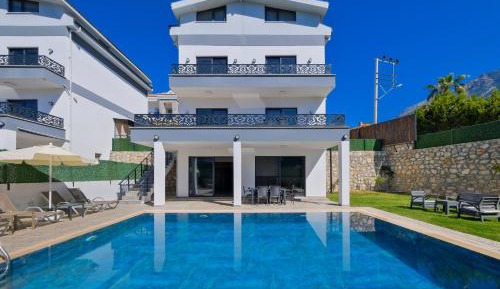 Villa with Private Pool