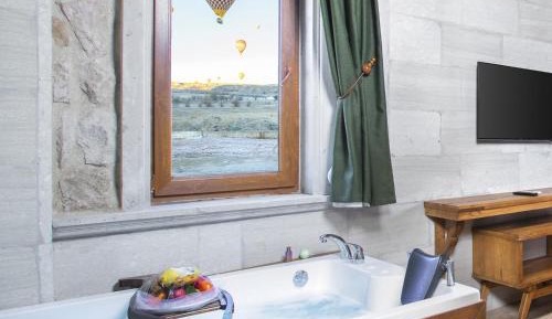 King Suite with Spa Bath