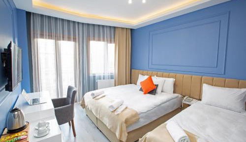Triple Room with Balcony