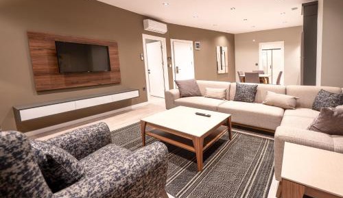 Deluxe Suite