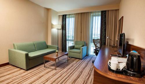 One-Bedroom King Suite