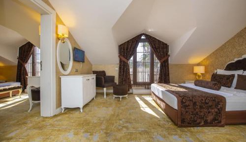 Family Room (4 Adults)