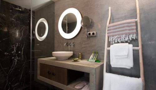 Deluxe Suite with Sea View