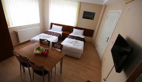 Two-Bedroom Apartment (5 Adults)