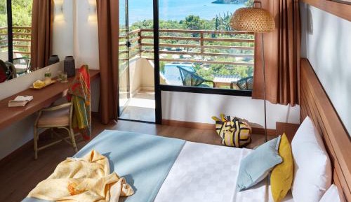 Standard Double Room with Balcony - Sea Side