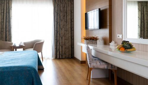 Double or Twin Room with Sea View
