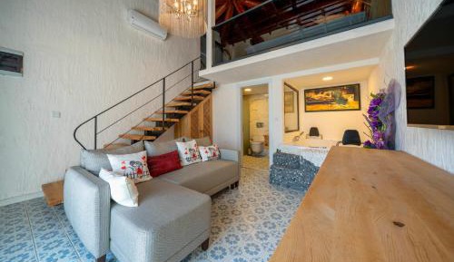 Deluxe Family Room