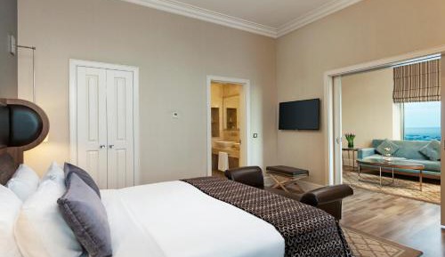 Premier Suite with Kitchenette