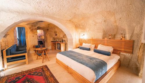 Junior Cave Suite