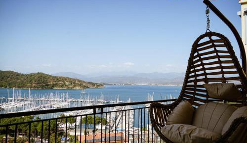 Double Room with Balcony and Sea View