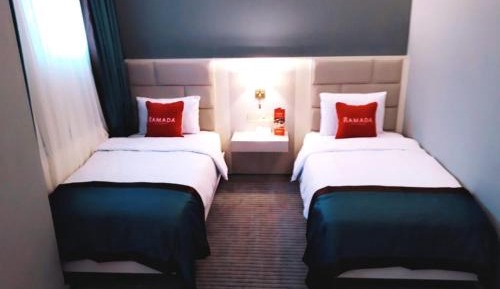 Deluxe King Room - Non-Smoking