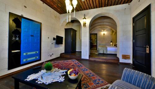 Deluxe Cave Double Room
