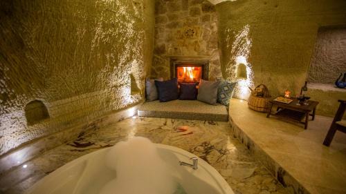 Royal Cave Suite with Private Terrace