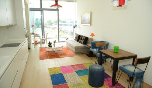 Family Apartment One Bedroom with Partial Marina View 