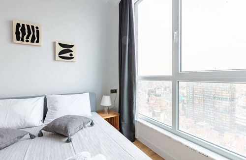 Kadikoy Apartment | Modern Flat with Fantastic City View in Kadikoy
