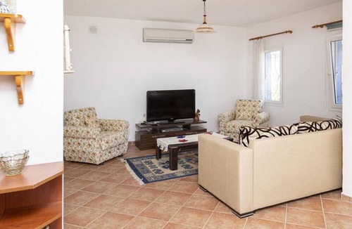 Geris Apartment | Flat w Garden and Terrace, 5 min to beach