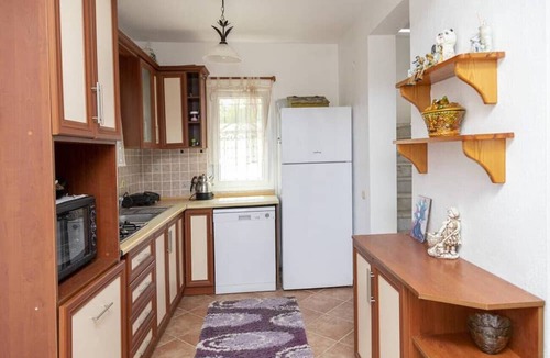 Geris Apartment | Flat w Garden and Terrace, 5 min to beach