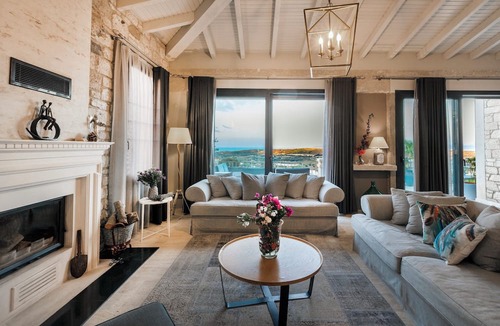 Cesme Villa | 7 BR with Ensuite Baths Magnificient View Luxury Villa Sunset Pool Cesme
