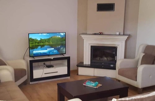 Cesme Villa | Ayayorgi koyuna 5 dakika mesafede havuzlu muazzam villa