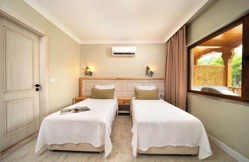 Akcapinar Hotel | Orange Garden Hotel Akyaka