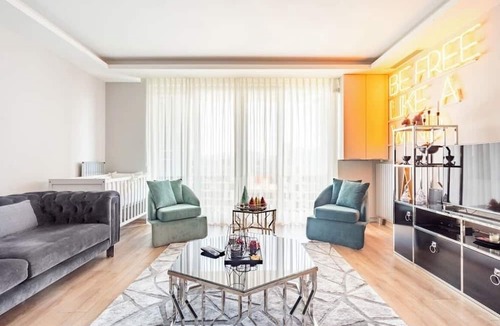 Umraniye Condo | Luxury Apartment w/ Pool, Subway & Shopping Mall