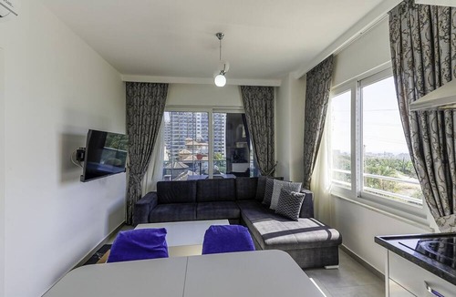 Seki Apartment | Residence w Balcony and Shared Pool 7 min to Coast