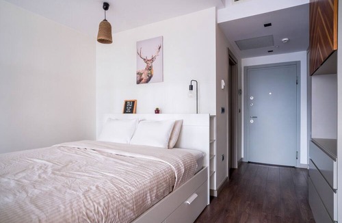 Mahmutbey Apartment | Flat w City View Wall 5 min to Mall of Istanbul