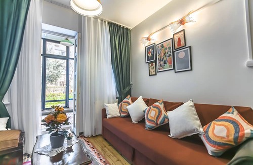 Taksim House | Cozy house with garden & terrace 10 Min to Istiklal Street