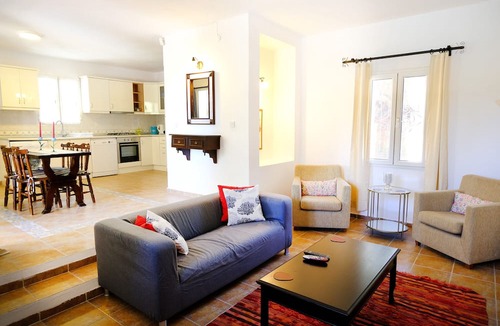 Derekoy Villa | VILLA BEGONVILE