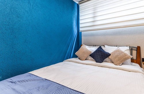 Rasimpasa Apartment | Modern Flat with Backyard in Kadikoy