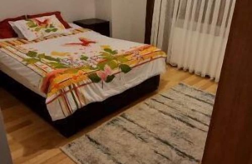 Tarabya Mahallesi Apartment | Koruya ve sahile yakın aile dairesi.