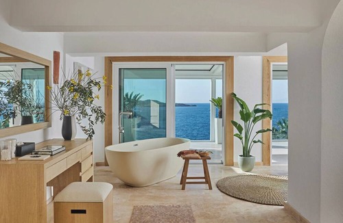 Yalikavak Villa | Mediterranean oceanfront Turkish villa. Private pool & private beach access.