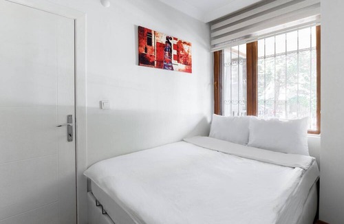 Maltepe Apartment | Convenient Flat 15 min to Bagdat Avenue