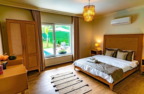 Yanik Villa | Vi̇lla Atlas Yeşi̇lli̇kler İçi̇nde Huzurlu Tati̇l