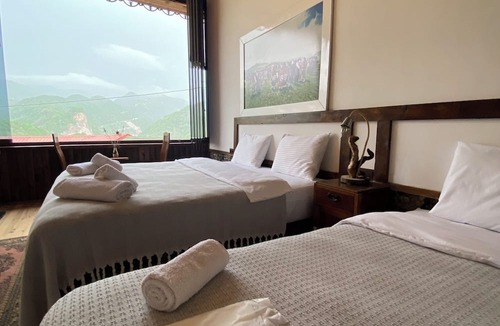 Arakli Bed & Breakfast | KARADENİZ KUŞ CENNETİ