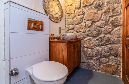 Bitez Villa | Chic Villa w Fireplace 3 min to Beach in Bodrum