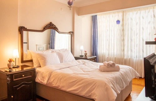 Cigli Apartment | Duplex Detached House with Garden in Izmir