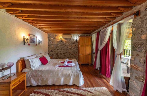 Fethiye Villa | Renovated 2BR Villa W/ Pool - Perfect for Couples Fethiye Villa 1027