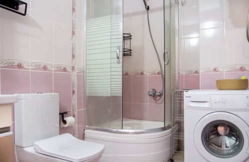 Camlık Mahallesi Apartment | Spacious and Furnished Flat Next to Beach in Didim