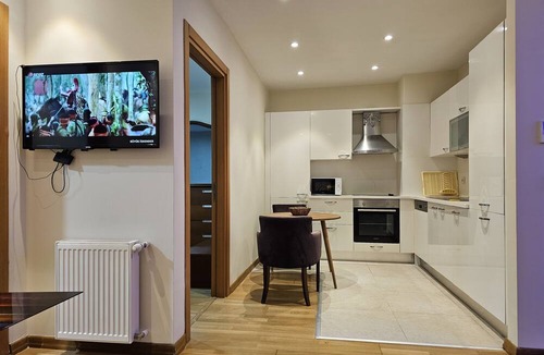 Taksim Apartment | Downtown İstanbul Taksim, family suit, pool, sauna gym internet Netflix