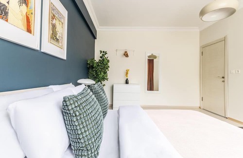 Bostanci Apartment | Chic Sea View Flat on Bagdat Avenue in Bostanci