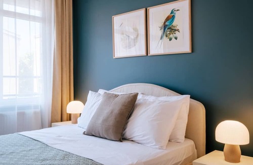 Rasimpasa Apartment | Charming Oasis w Balcony 5 min to Bull Statue