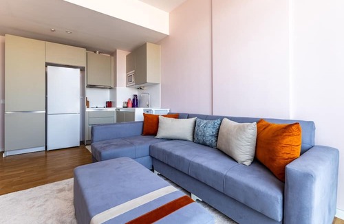 Kagithane Apartment | Modern Central Flat w Balcony 5 min to Metrobus