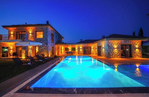 Seydikemer Villa | Villa Diamond located in Fethiye-Seydikemer is a good choice for large families.
