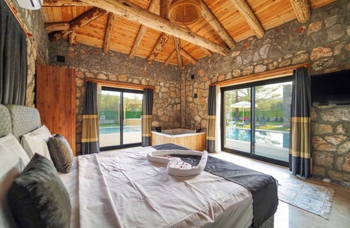 Seydikemer Villa | Villa Diamond located in Fethiye-Seydikemer is a good choice for large families.
