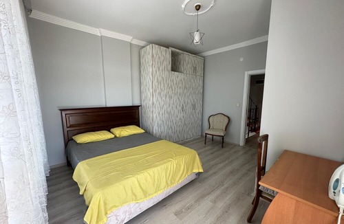 Muratpasa Villa | Triplex Villa with Pool & Garden