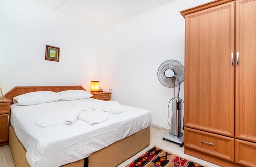Koycegiz Apartment | Vacation Flat w Garden Patio BBQ in Dogusbelen