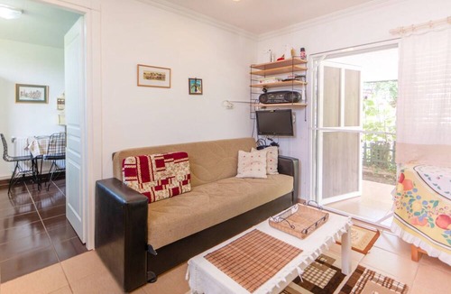 Koycegiz House | Chic Flat w Shared Pool and Garden in Dogusbelen