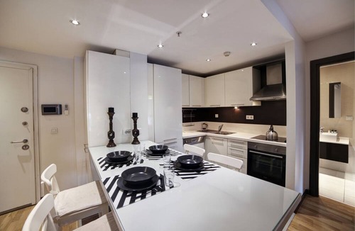 Bomonti Apartment | Luxury Residence in Şişli (Pool/Garage/Gym)