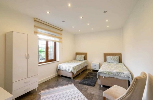 Rumeli Kavagı Mahallesi Villa | Bosphorus View Luxury Villa (Jacuzzi & Big Garden)
